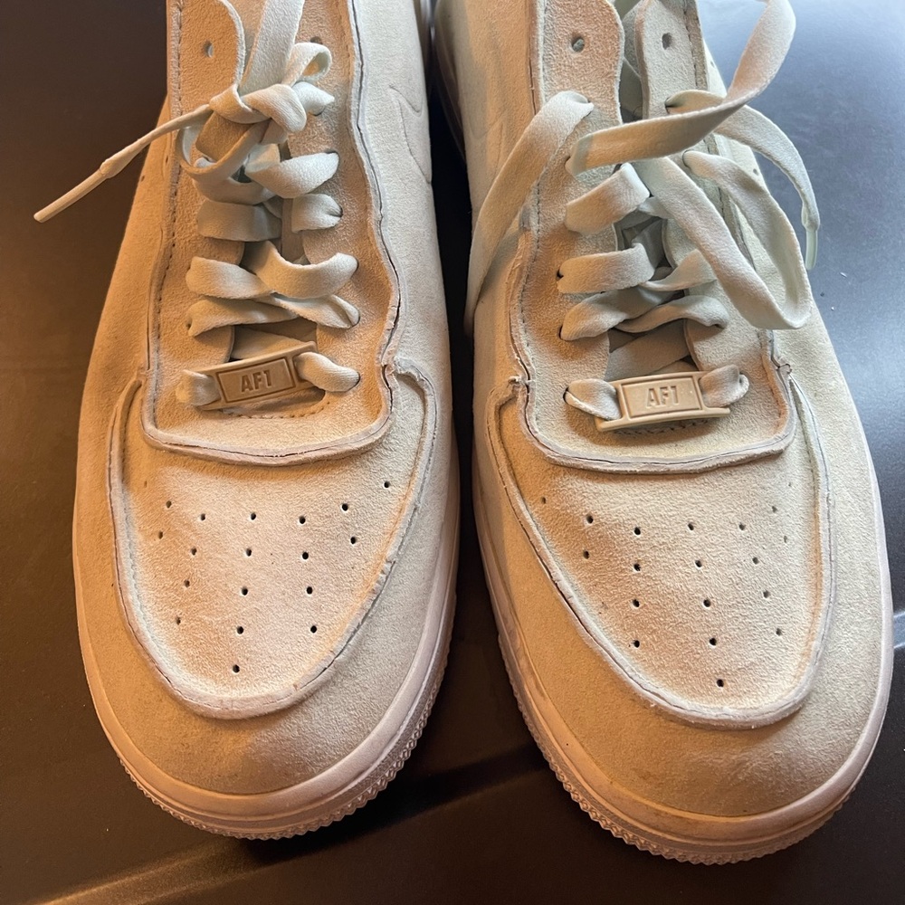 SUEDE Nike Air Size 8.5 W GREAT CONDITION